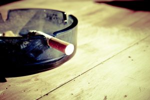 OMS confirma que uso do tabaco na gravidez causa nanismo