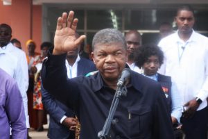 Angola: PR acusado de gastar "avultadas somas em viagens luxuosas"