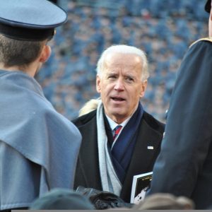 Biden fala de reforços da presença militar dos EUA na Europa