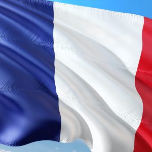 França: Crise política faz disparar juros e derruba ações em Paris