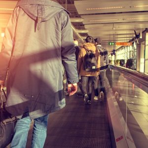 França: Controladores aéreos cancelam greve após negociações com autoridades
