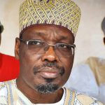 Camarões Issa Tchiroma Bakary