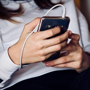 Brasil ainda enfrenta dificuldades para proteger crianças da violência sexual online