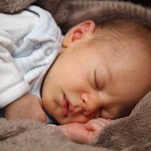 Tosse convulsa volta a aumentar e ameaça sobretudo bebés