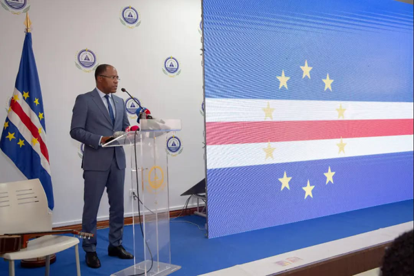 Cabo Verde: “Não podemos corrigir em 100 dias aquilo que acumulou durante anos”, afirma Francisco Carvalho